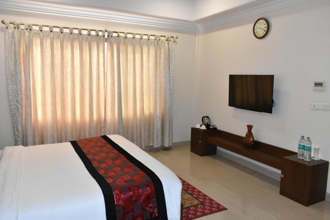 The Orchard Hotel Jharsuguda Eksteriør billede