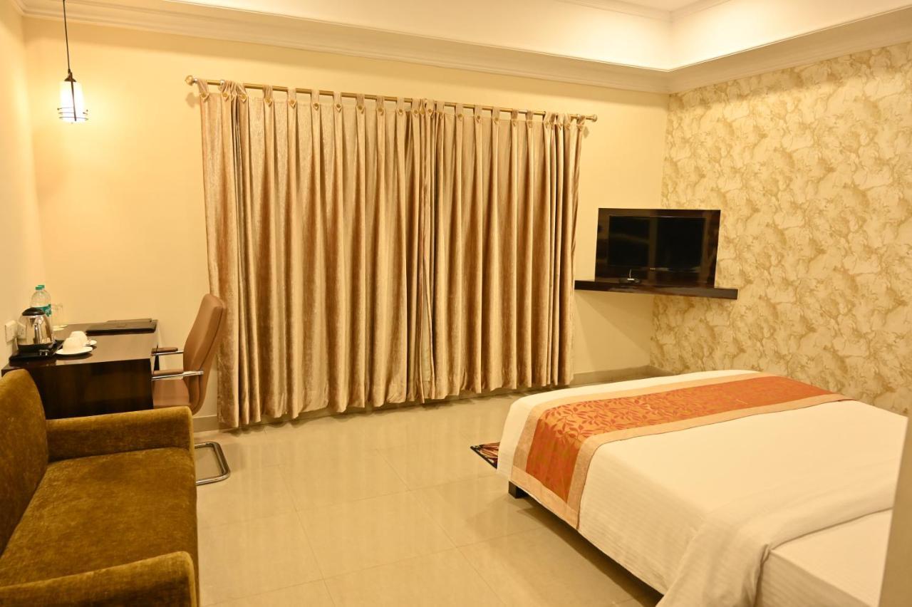 The Orchard Hotel Jharsuguda Eksteriør billede