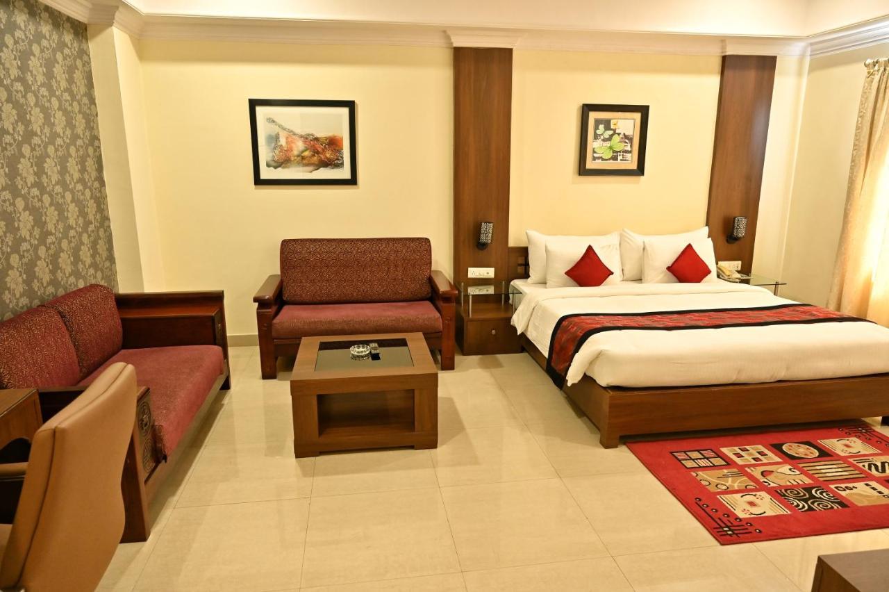 The Orchard Hotel Jharsuguda Eksteriør billede